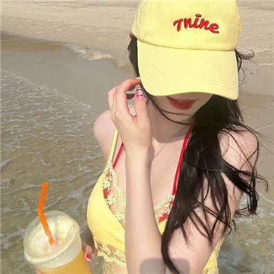 指尖相触，恋恋不舍